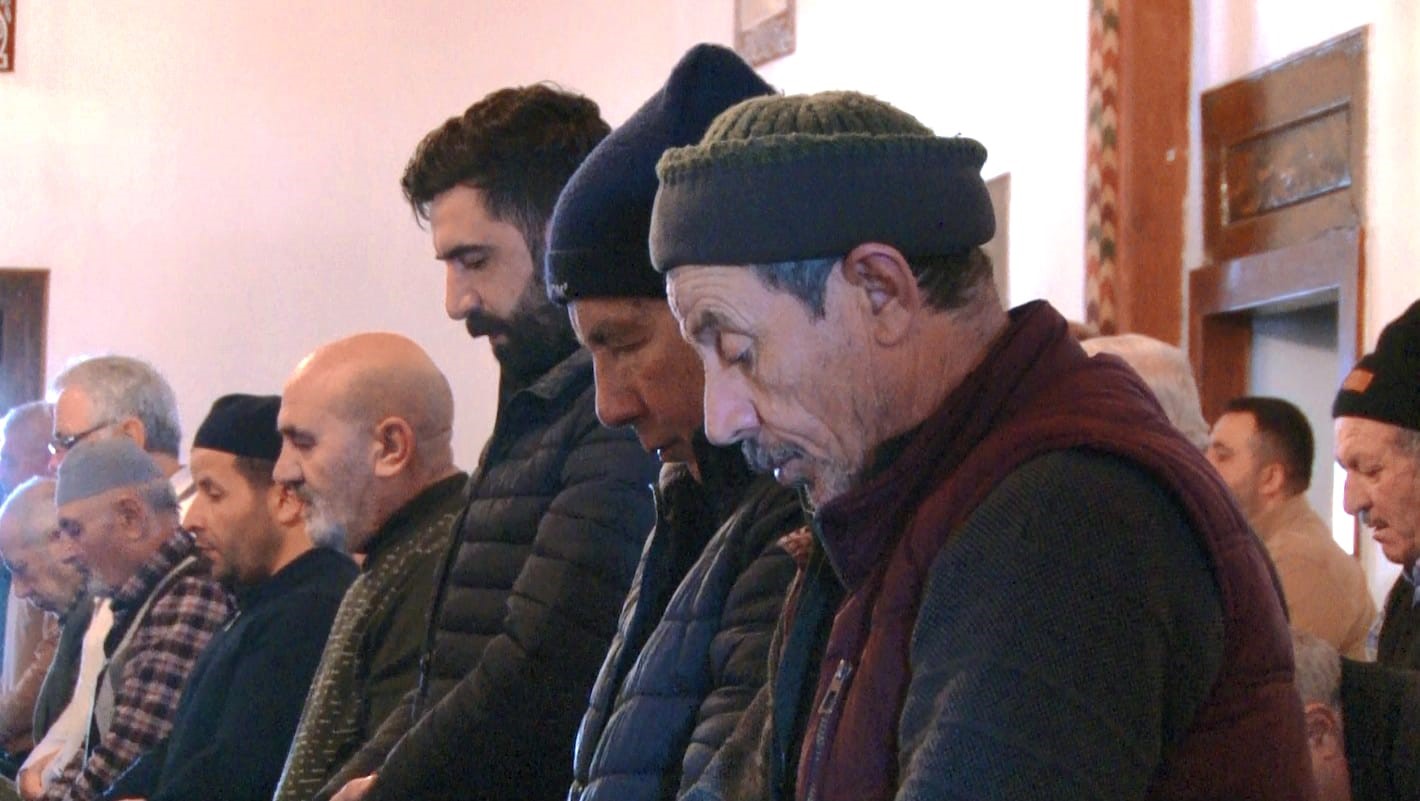 Ramazan ayının ilk cumasında Hacı Bayram Veli Camii doldu taştı
Ramazan ayının ilk cumasında Hacı Bayram Veli Camii doldu taştı