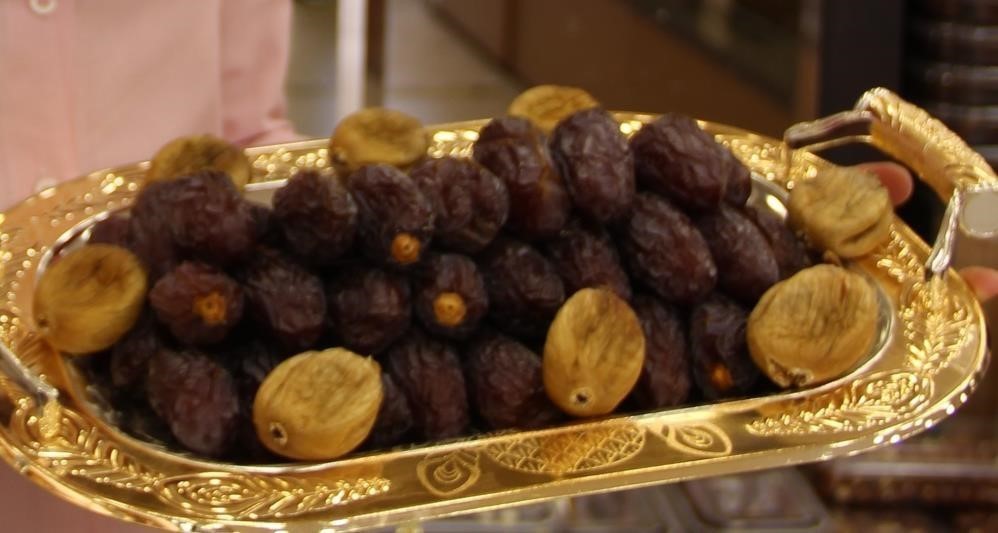 Ramazan ayının sembol ürünü hurma tezgahlardaki yerini aldı
