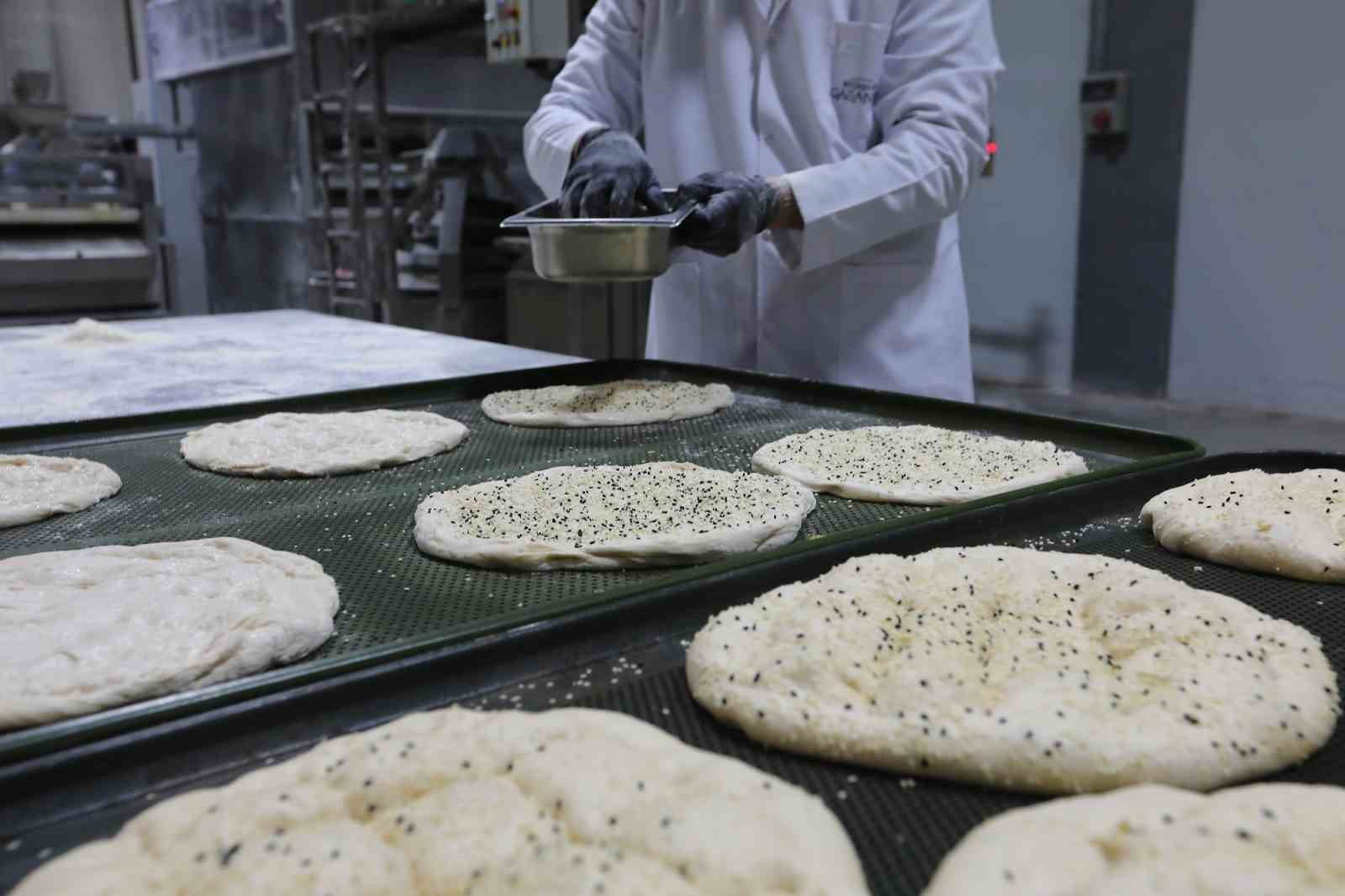 Ramazan ayının simgesi pideler, haydi ekmek büfelerinde satışta olacak
