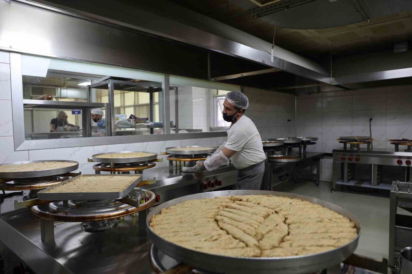 Ramazan bayramı için Diyarbakır’ın tescilli ürünleri kadayıf ve soğuk baklavaya yoğun talep
