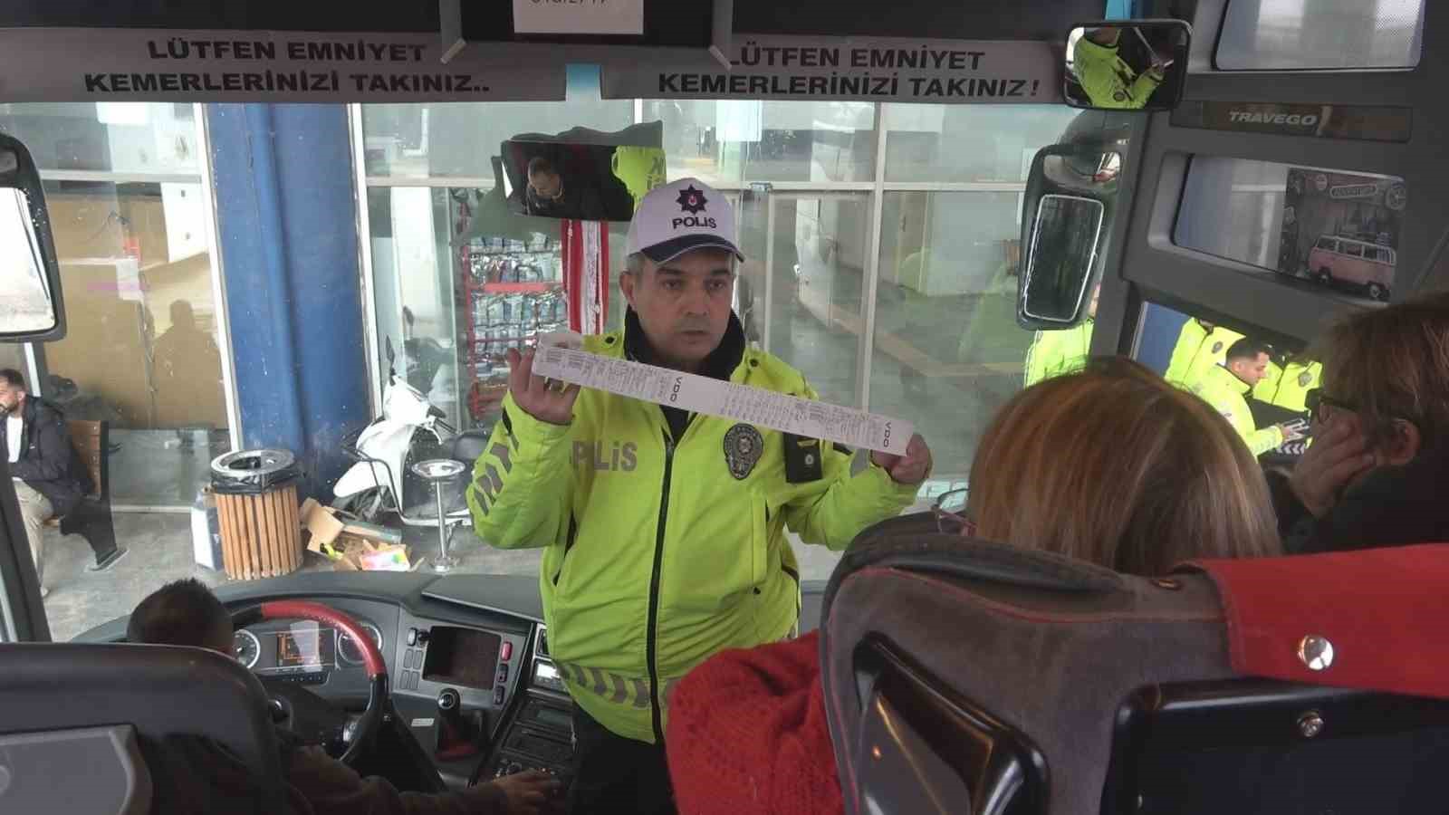 Ramazan Bayramı öncesi otobüs terminalinde trafik denetimi
