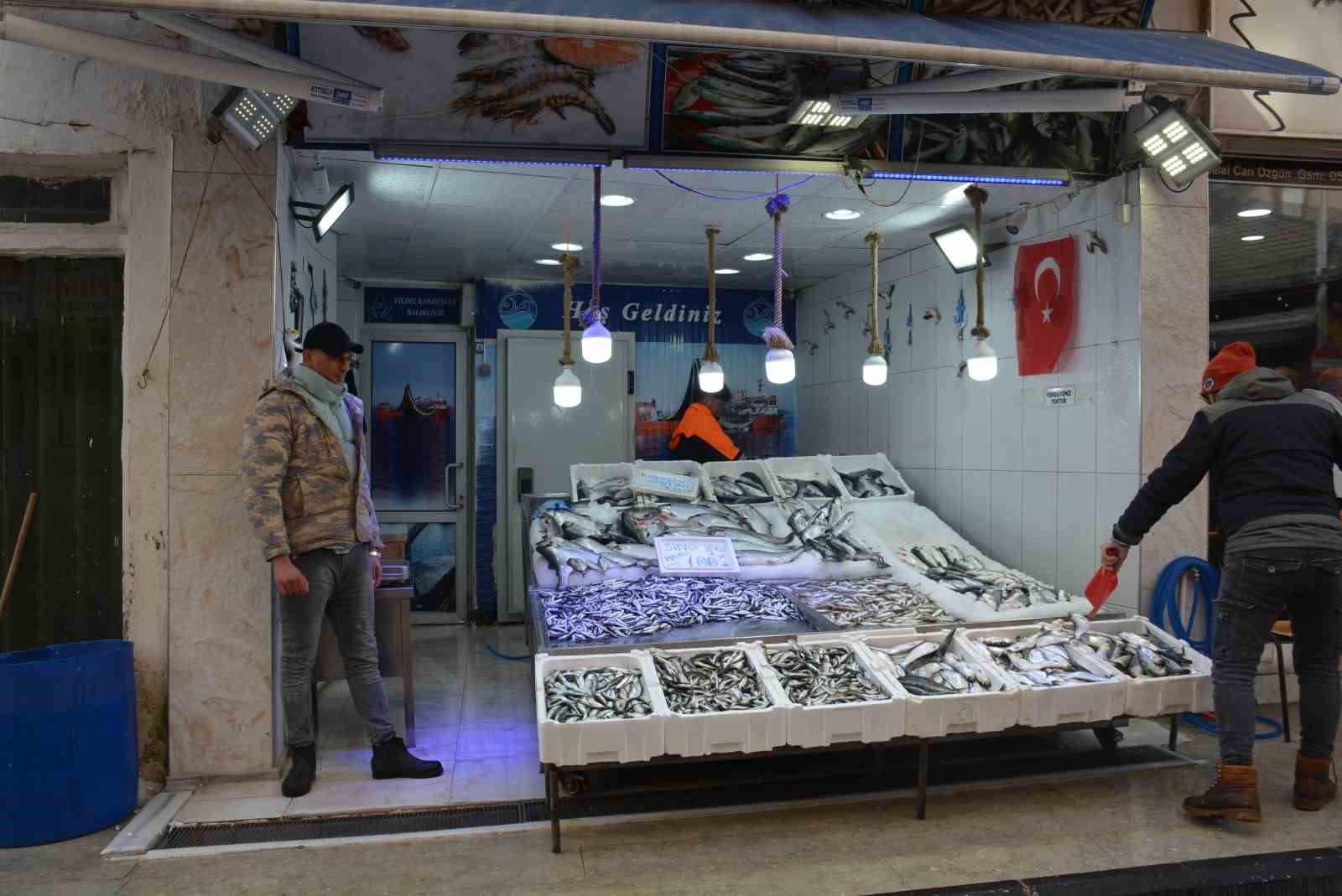 Ramazan bereketi balık tezgahlarına yansıdı
