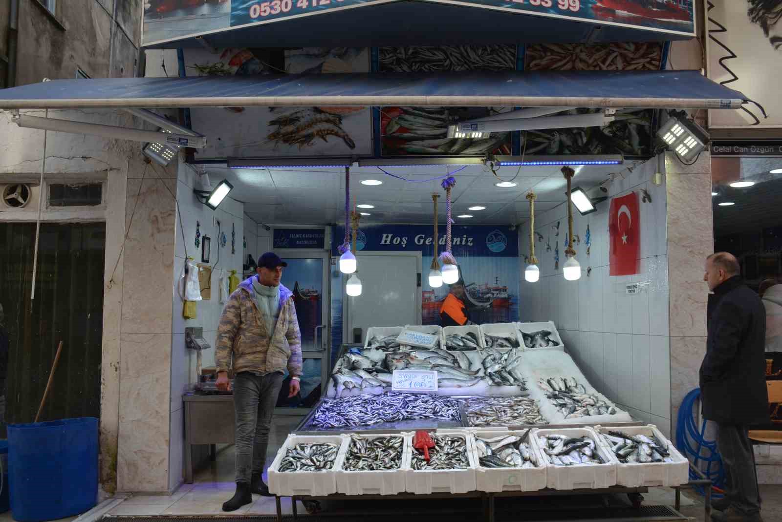 Ramazan bereketi balık tezgahlarına yansıdı
