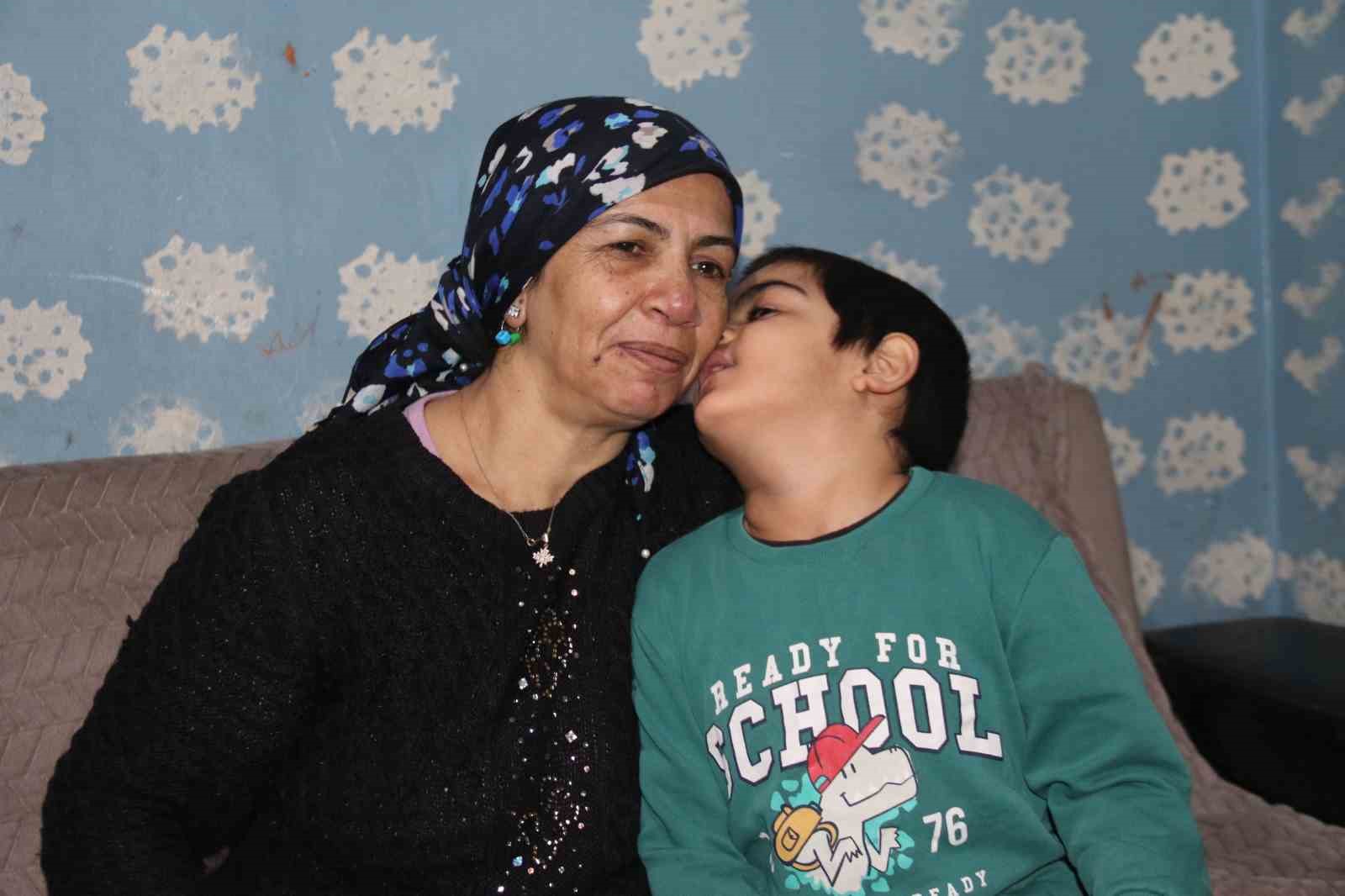 Ramazan davulcusu babaannenin torununa ‘ışık’ olmak için hayırseverler harekete geçti
