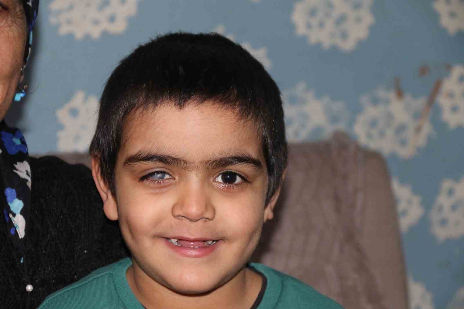 Ramazan davulcusu babaannenin torununa ‘ışık’ olmak için hayırseverler harekete geçti
