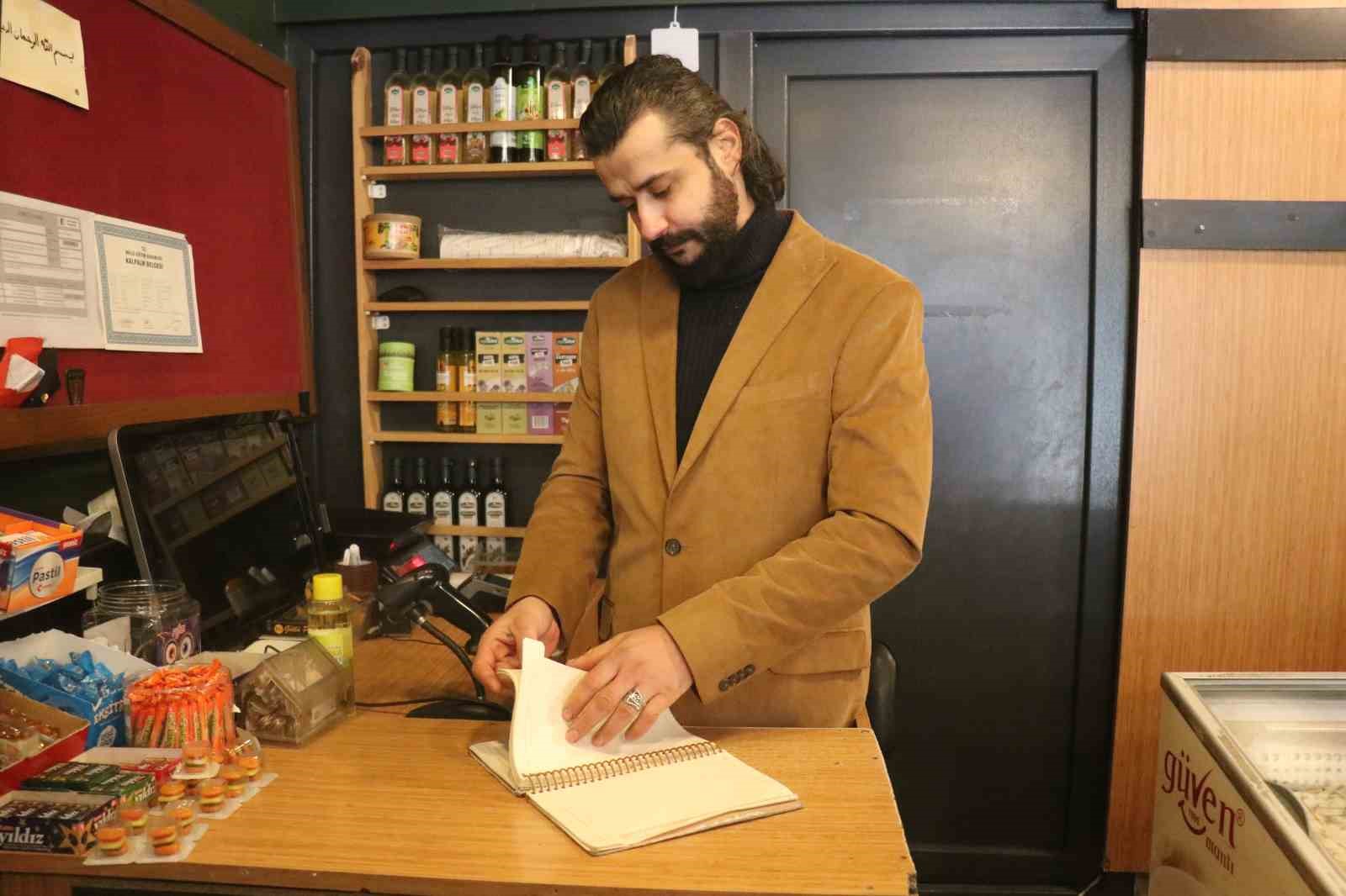 Ramazan öncesinde mahallenin bakkal borcunu kapattı
