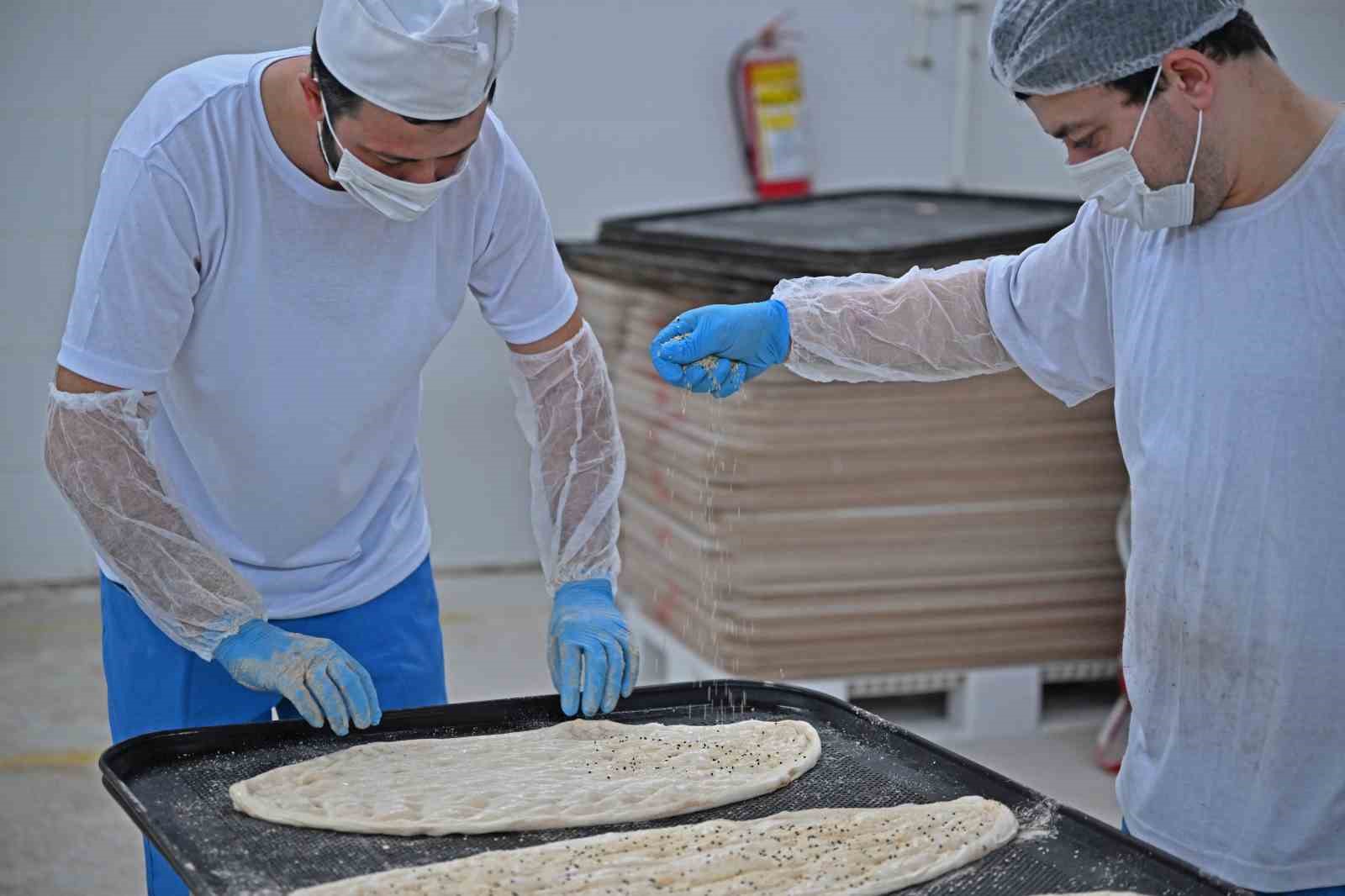 Ramazan pidesi Büyükşehir Halk Ekmek büfelerinde yerini alacak
