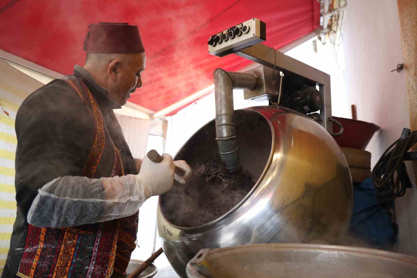 Ramazan soflarının vazgeçilmezi ’Badem Şekerine’ yoğun talep
