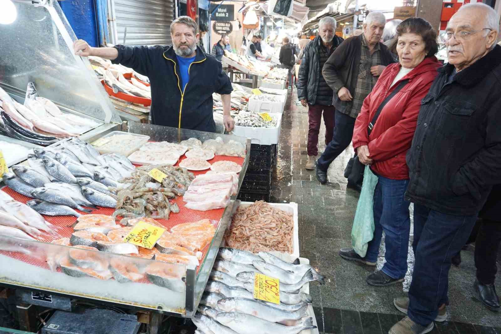 Ramazan sofralarında ’balık’ ikilemi: Şifa mı, susuzluk mu
Ramazan sofralarında ’balık’ ikilemi: Şifa mı, susuzluk mu