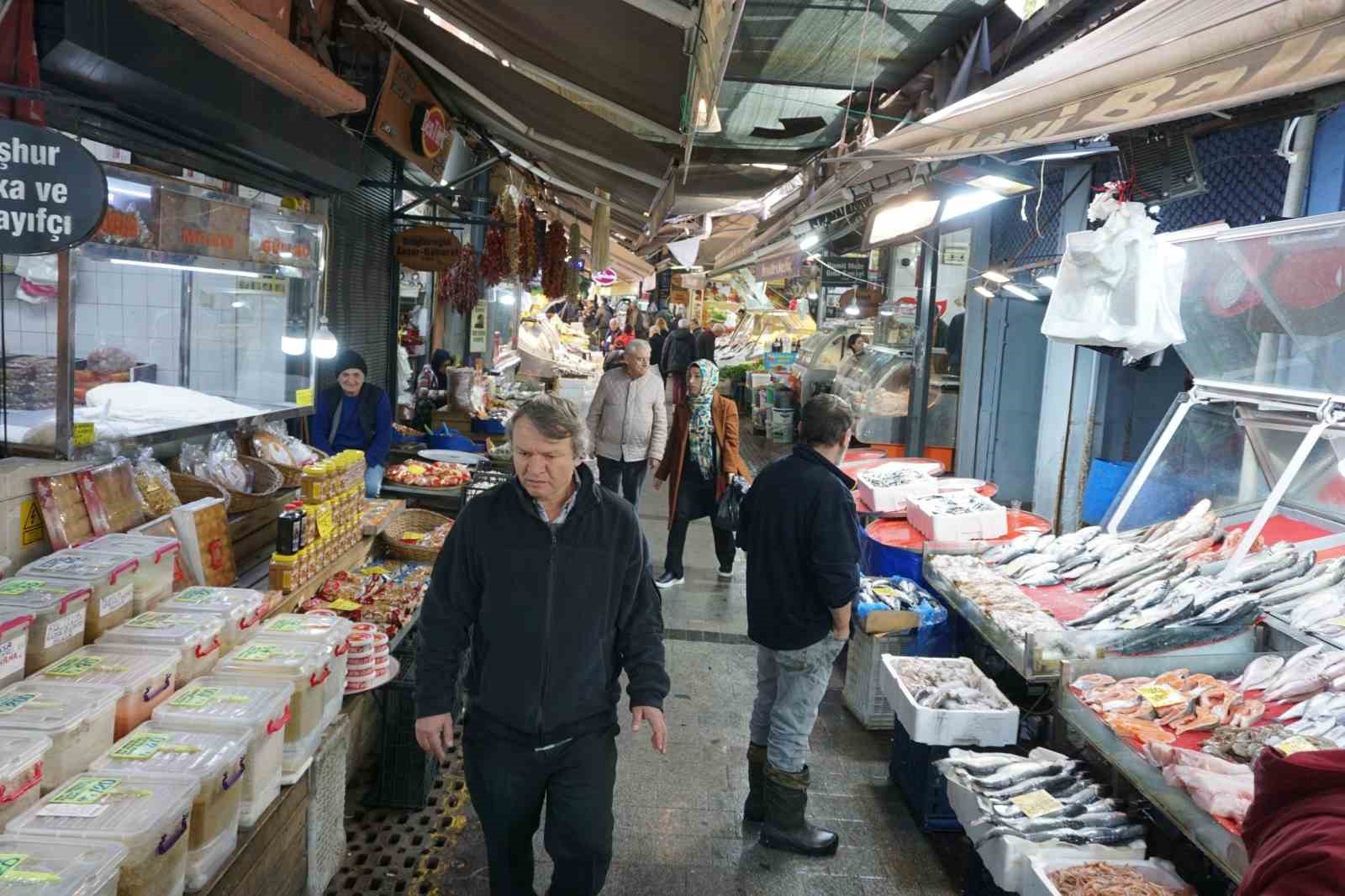 Ramazan sofralarında ’balık’ ikilemi: Şifa mı, susuzluk mu
Ramazan sofralarında ’balık’ ikilemi: Şifa mı, susuzluk mu