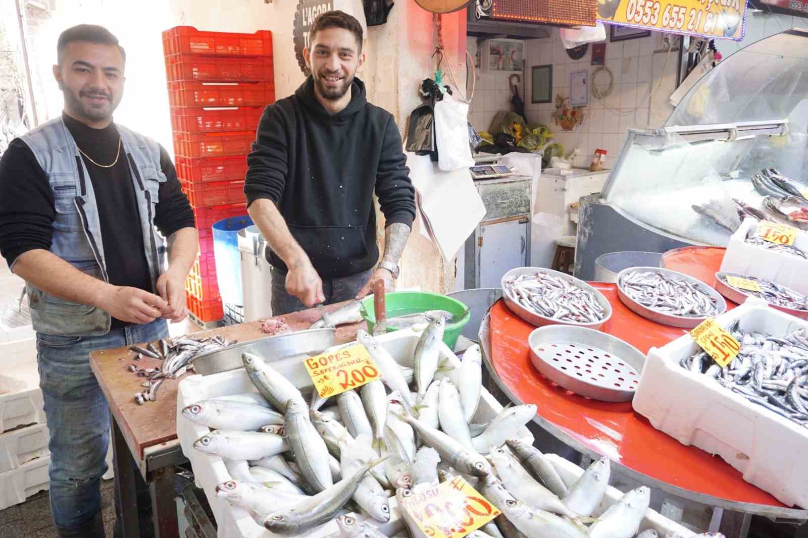 Ramazan sofralarında ’balık’ ikilemi: Şifa mı, susuzluk mu
Ramazan sofralarında ’balık’ ikilemi: Şifa mı, susuzluk mu