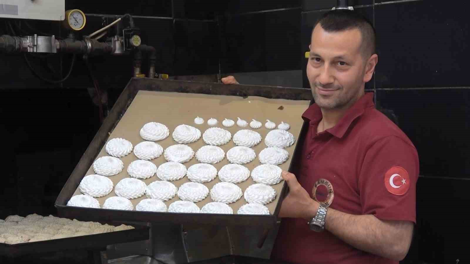 Ramazan sofralarının yıldızı: Atom tatlısı
Ramazan sofralarının yıldızı: Atom tatlısı