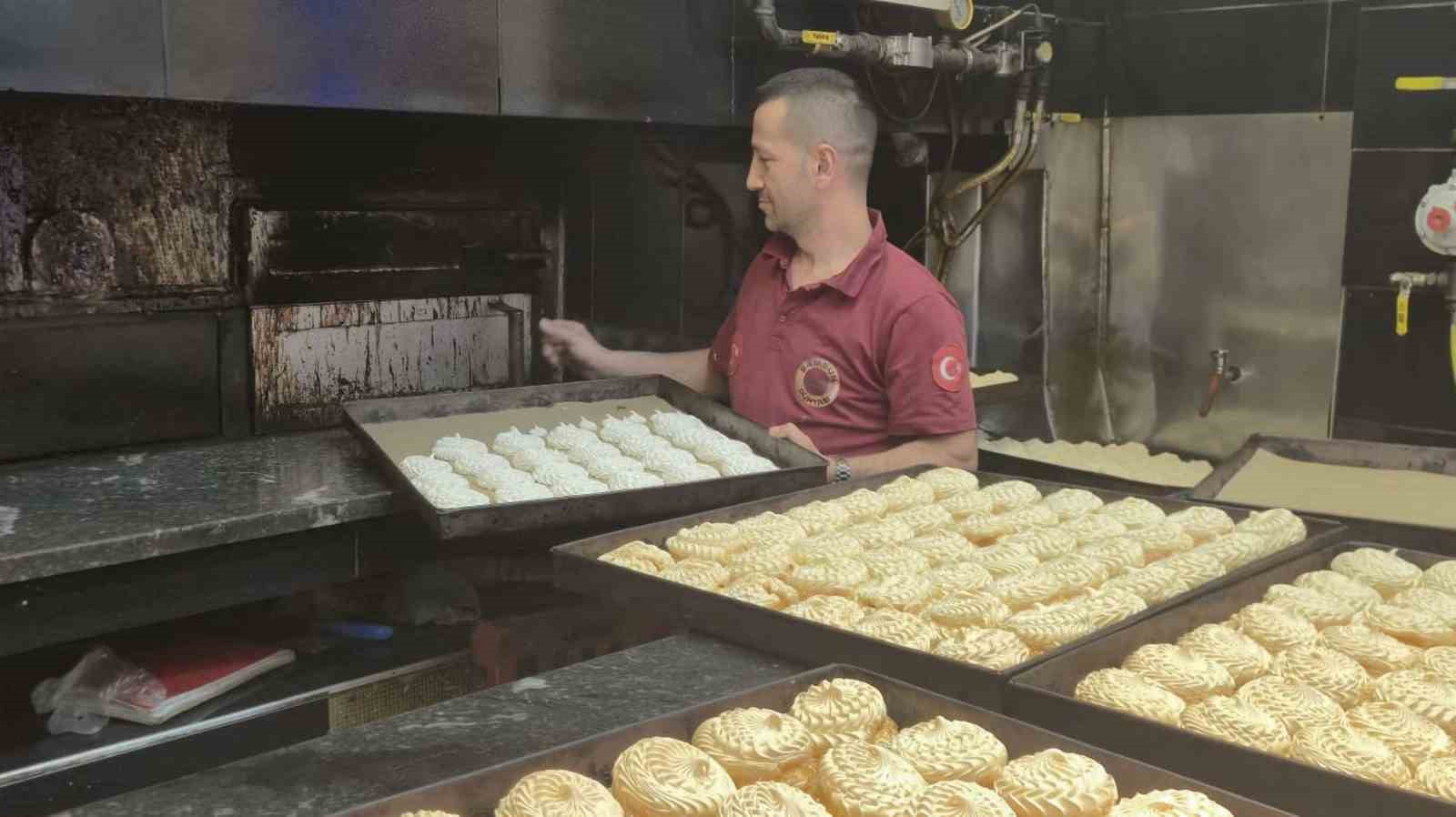 Ramazan sofralarının yıldızı: Atom tatlısı
Ramazan sofralarının yıldızı: Atom tatlısı