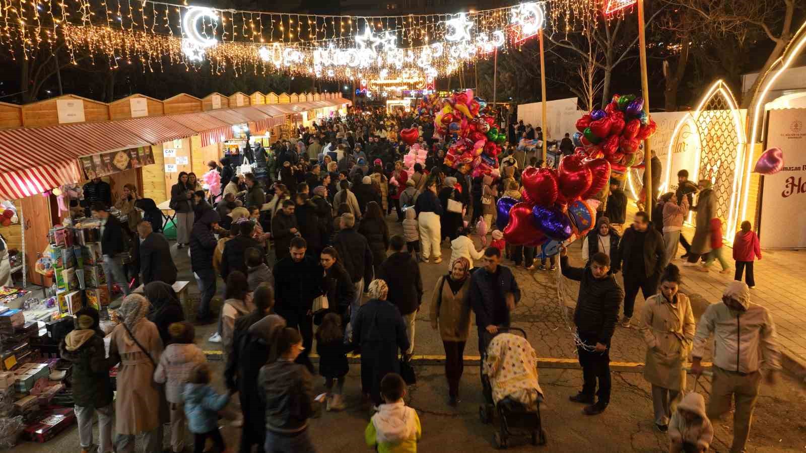 Ramazan Sokağı’nda akşamlar bir başka güzel
