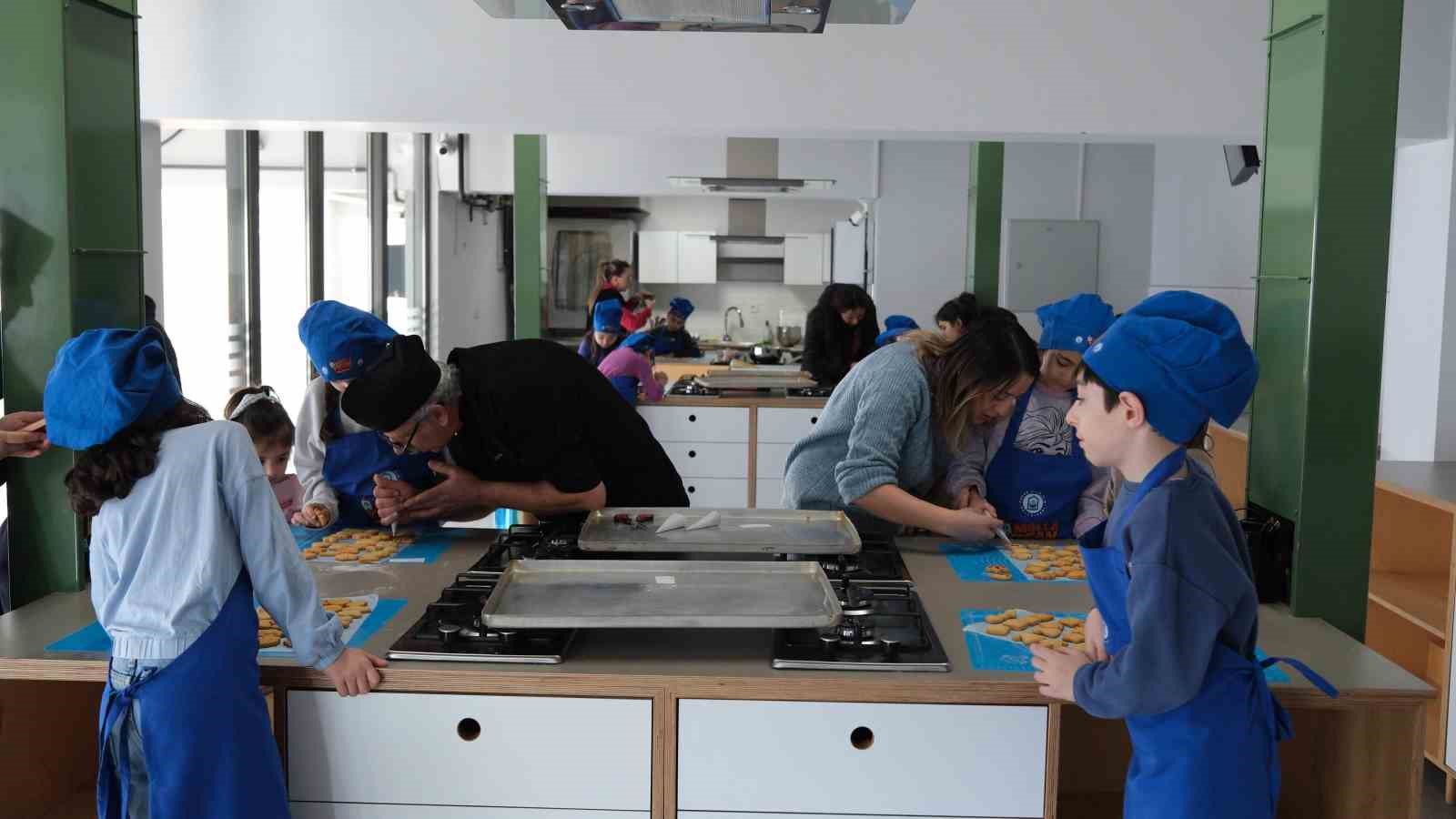 Ramazan tatlıları minik şeflerden
