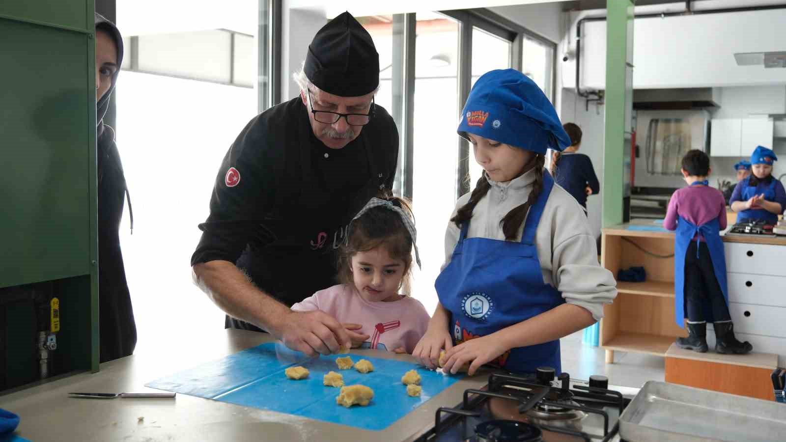 Ramazan tatlıları minik şeflerden
