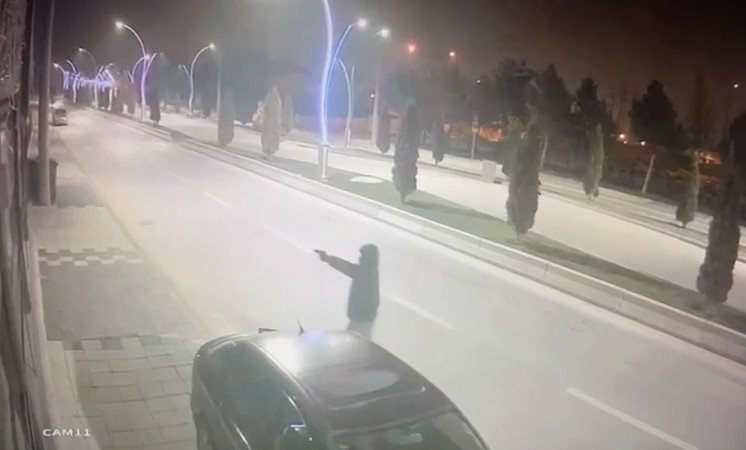 Ramazanda kapalı olan mekanın kurşunlanma anı kamerada
