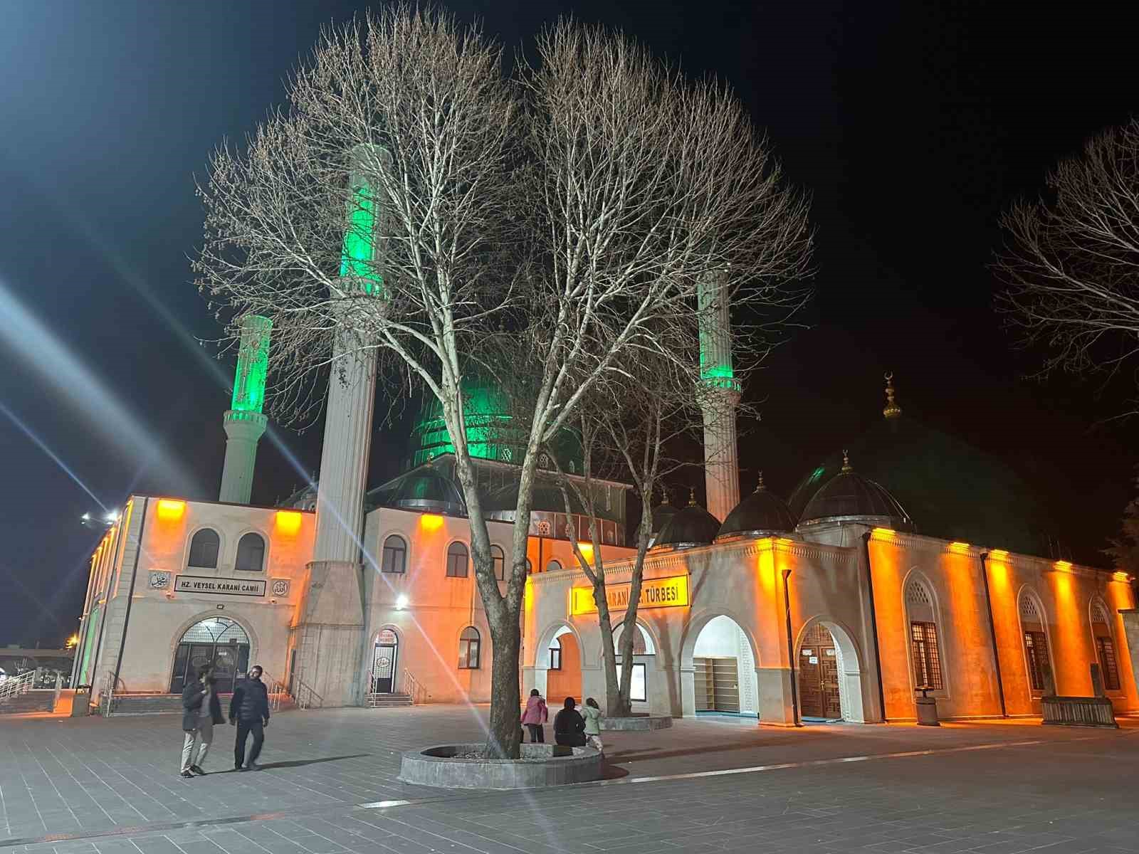 Ramazan’da Veysel Karani Türbesi’ne ziyaretçi akını
