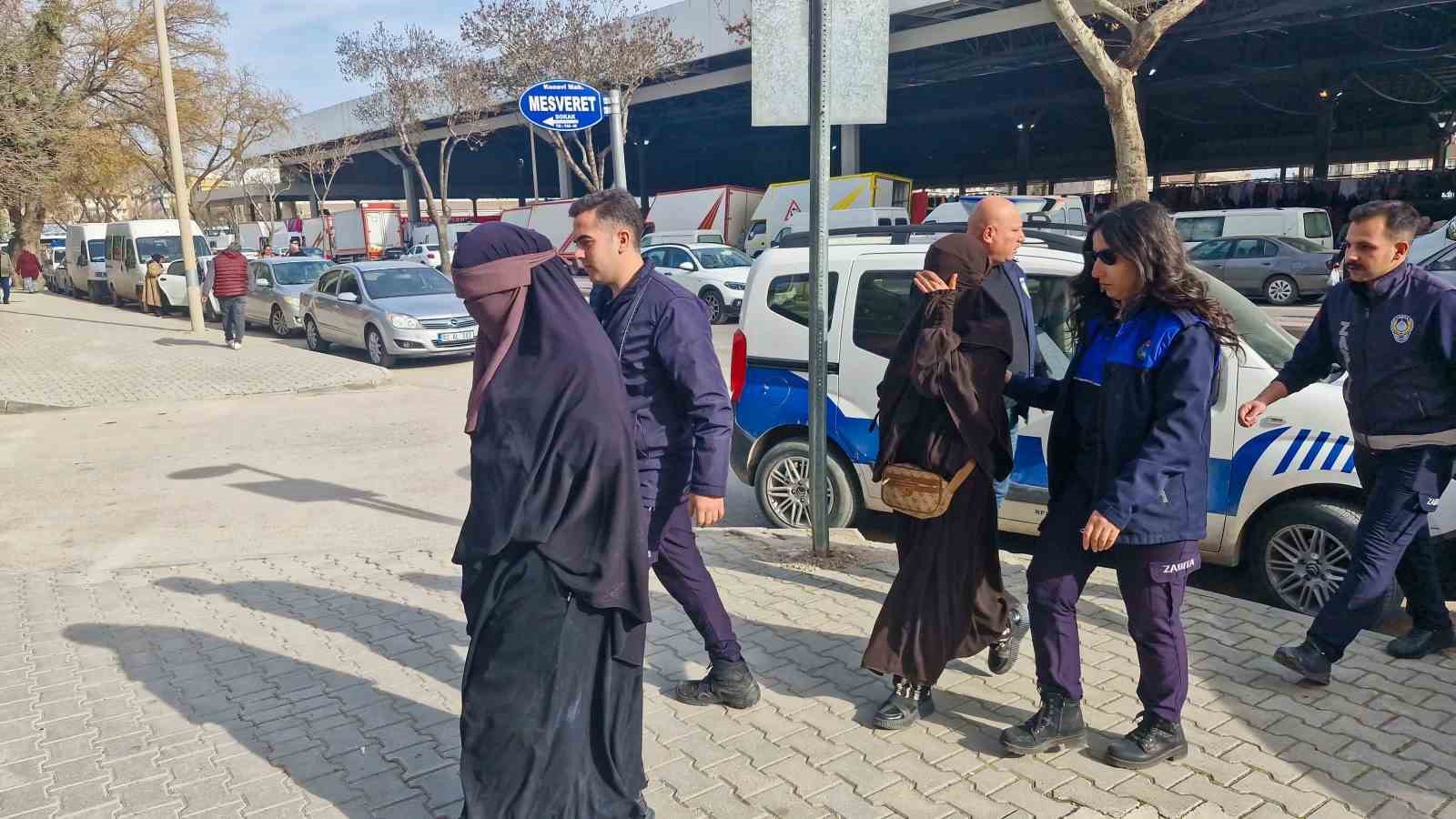 Ramazan’ı fırsata çeviren dilencilere Meram Zabıtası’ndan geçit yok
