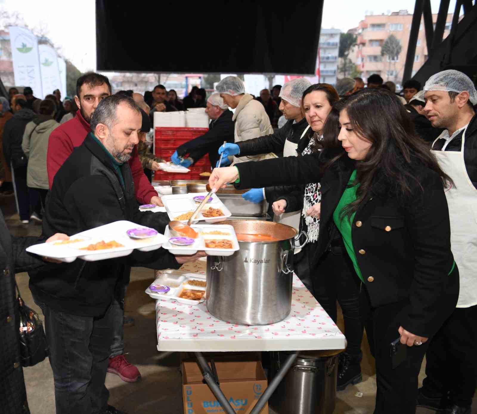 Ramazan’ın bereketi 1050 konutlar’da paylaşıldı
