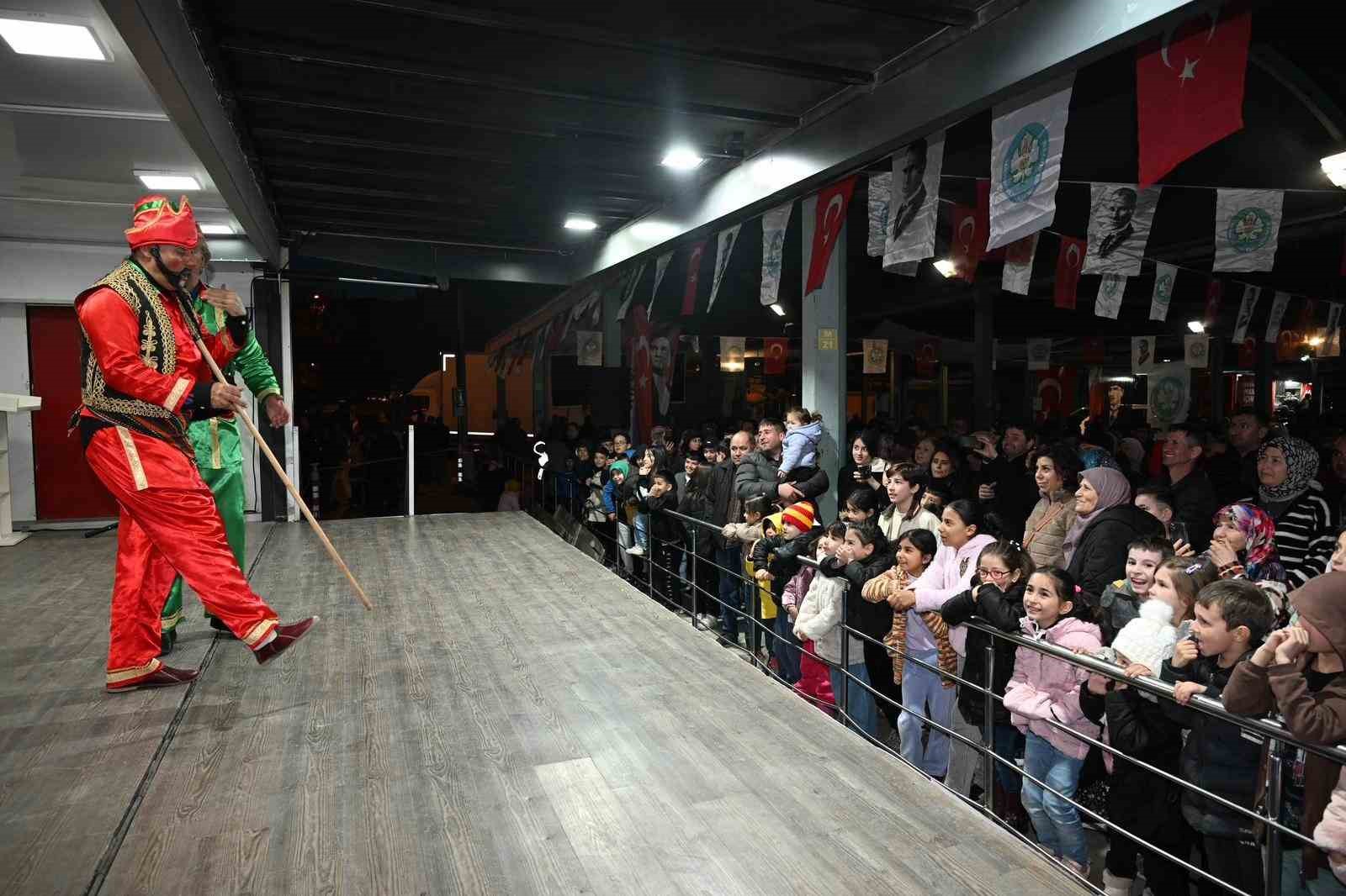 Ramazan’ın bereketi Demirci’de paylaşıldı
Ramazan’ın bereketi Demirci’de paylaşıldı