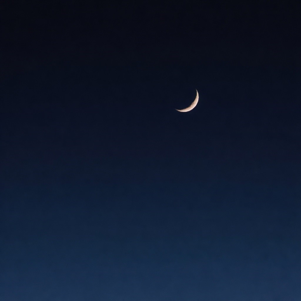 Ramazan’ın ilk iftarında Tekirdağ semalarında hilal güzelliği
