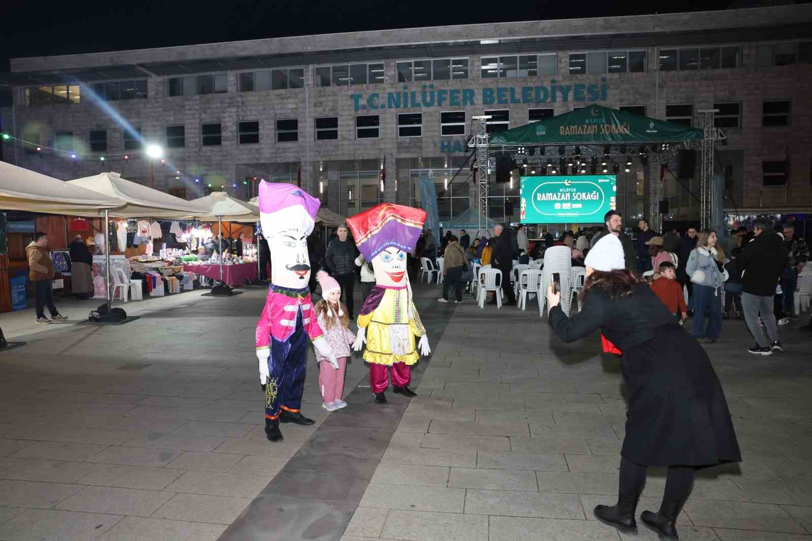 Ramazan’ın ruhu Nilüfer Ramazan Sokağı’nda yaşanıyor
Ramazan’ın ruhu Nilüfer Ramazan Sokağı’nda yaşanıyor