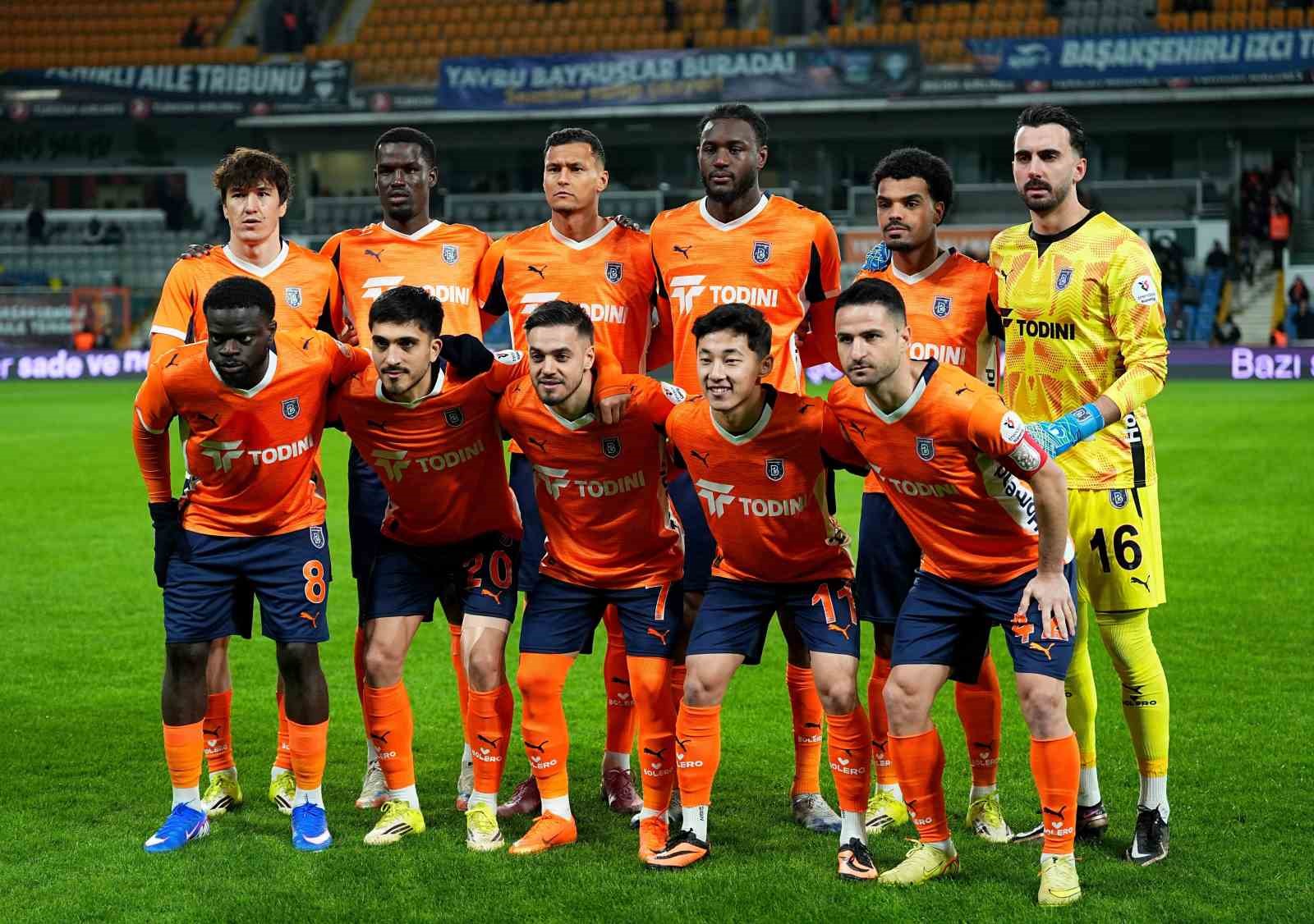 RAMS Başakşehir, son dakikalarda bulduğu golle hedefini sürdürdü
