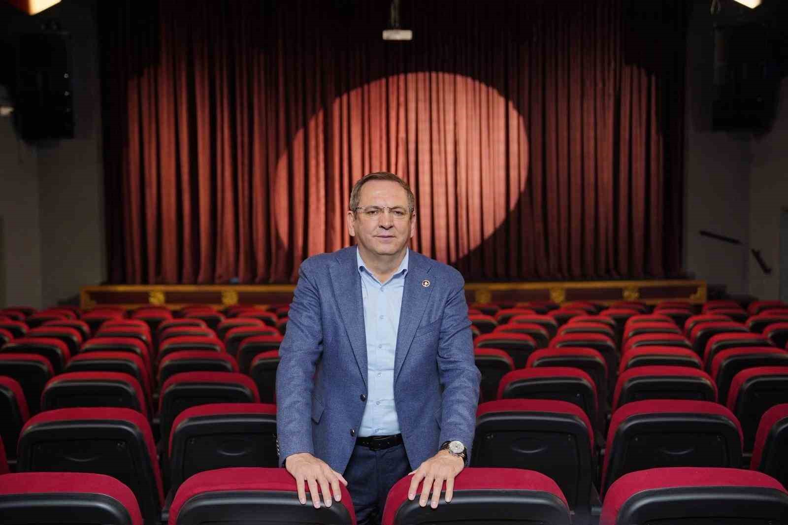 Rauf Denktaş Kültür Merkezi Perdelerini açıyor
