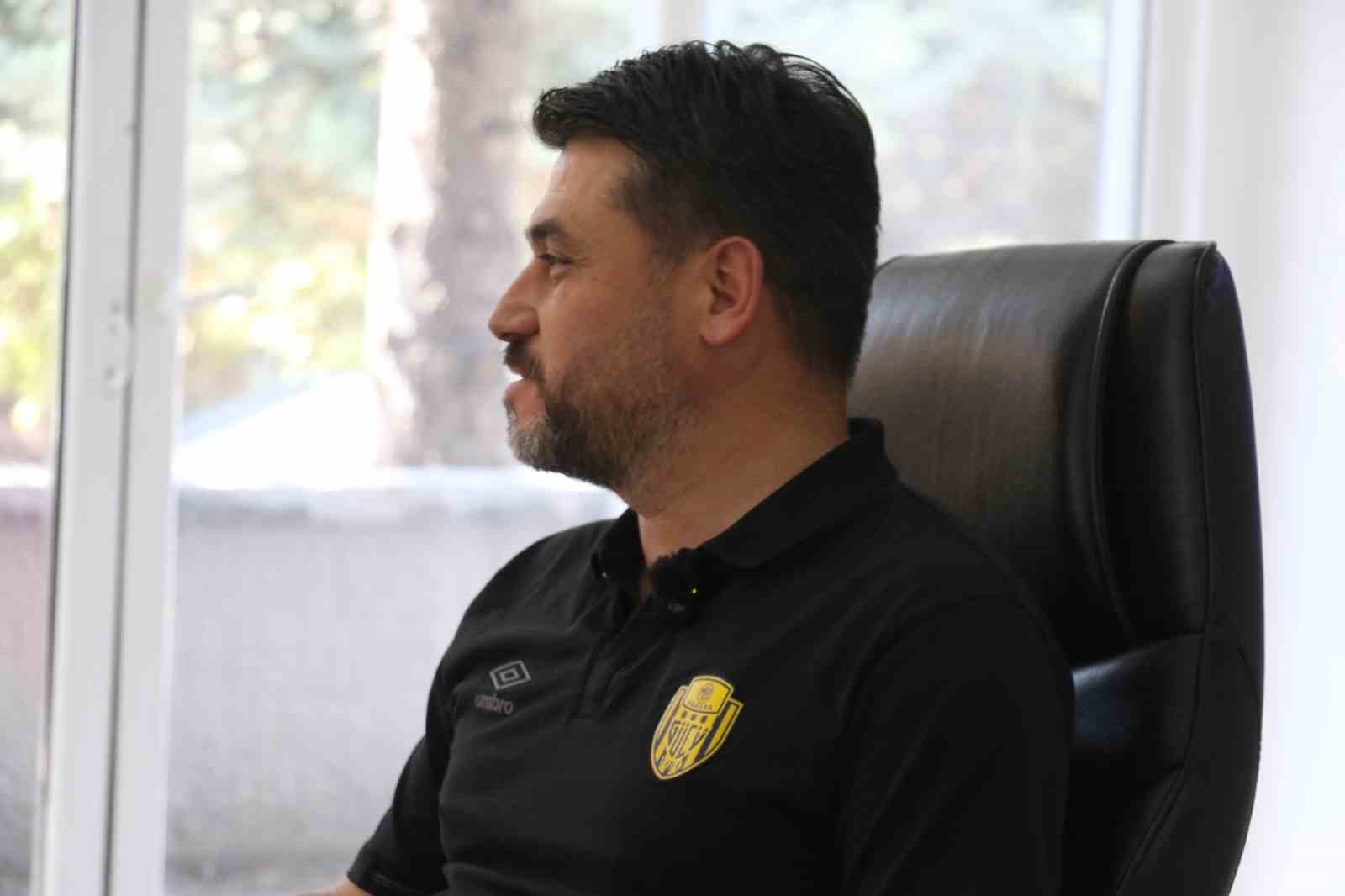 Recep Karatepe: "Genç oyuncuların çıkması anlamında çok büyük bir başarı elde ettik"
