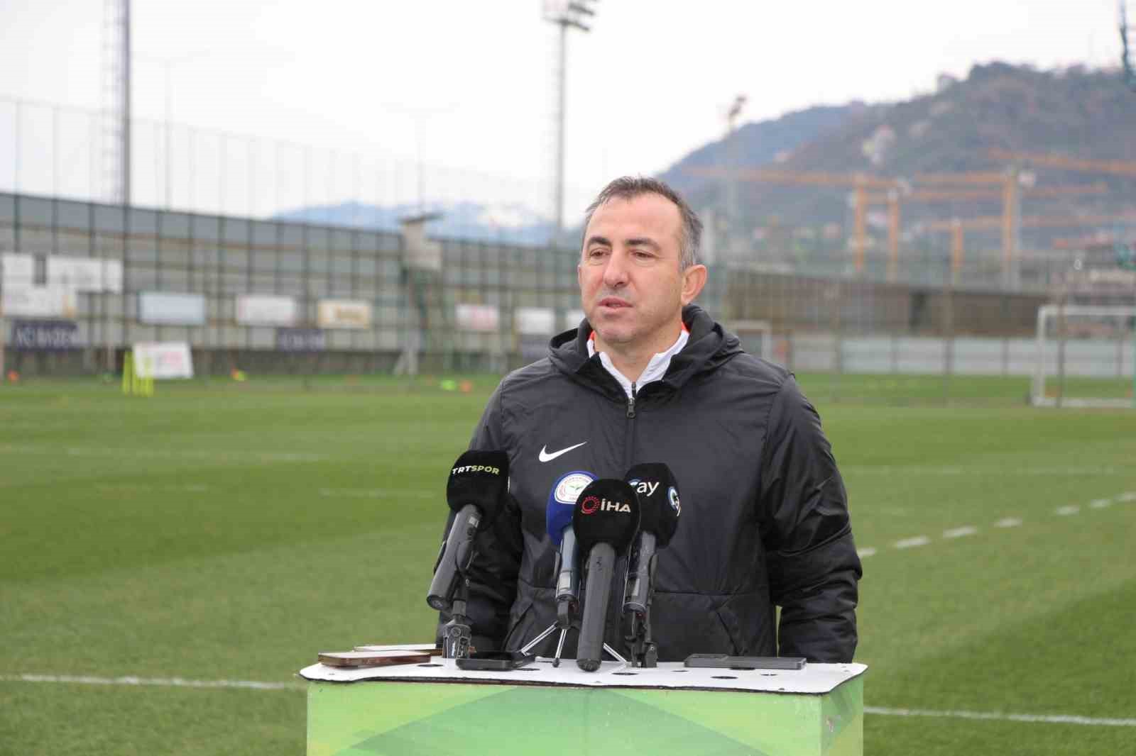 Recep Uçar: "Hücuma dönük bir orta saha bakıyoruz"
Recep Uçar: "Hücuma dönük bir orta saha bakıyoruz"