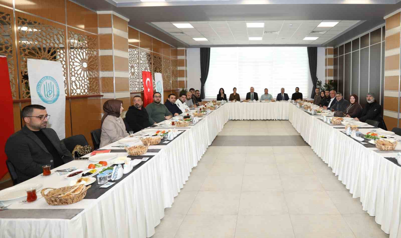 Rektör Elmastaş, Gazetecileri ağırladı
