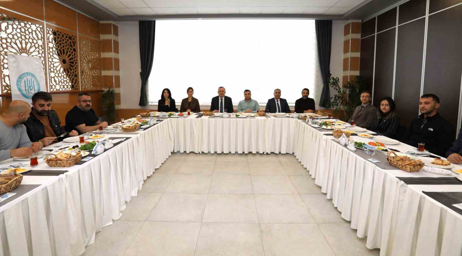 Rektör Elmastaş, Gazetecileri ağırladı
