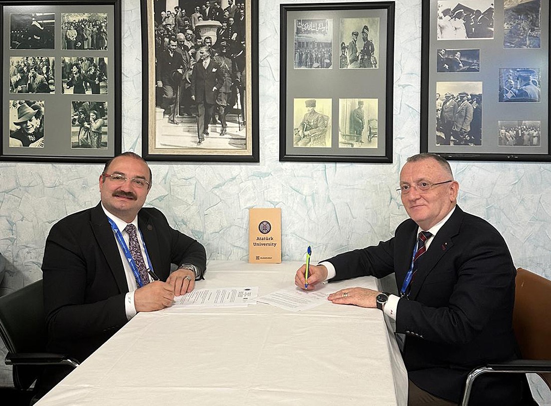 Rektör Hacımüftüoğlu, Avrupa Üniversiteler Birliği Konferansında stratejik anlaşmalara imza attı
