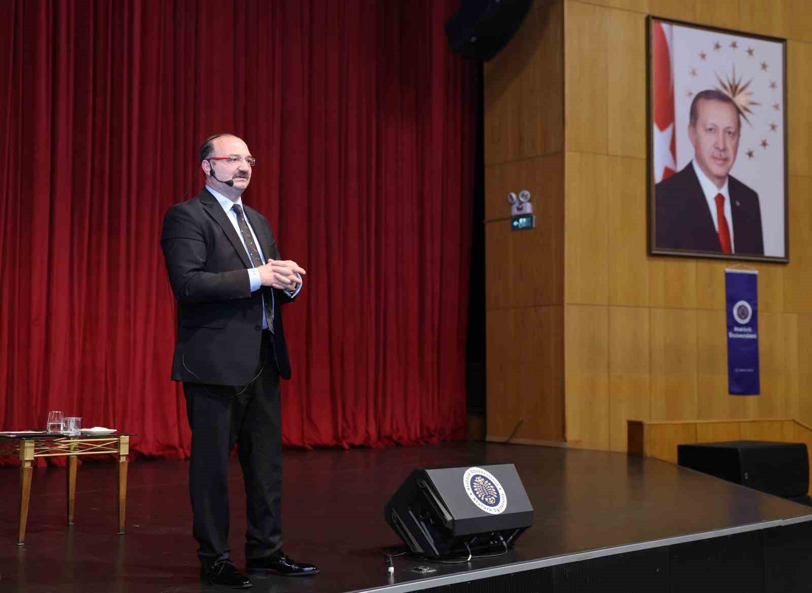 Rektör Hacımüftüoğlu, geleceğin hekimleriyle bir araya geldi
Rektör Hacımüftüoğlu, geleceğin hekimleriyle bir araya geldi