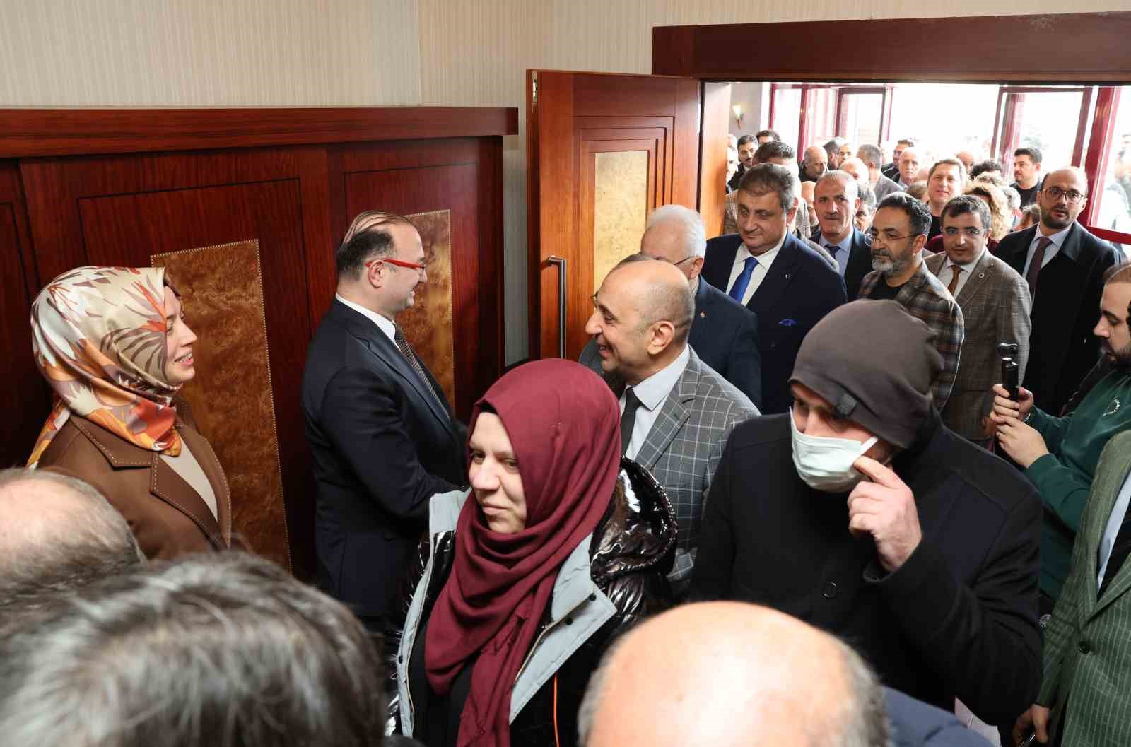 Rektör Hacımüftüoğlu, Üniversite ailesiyle bayramlaştı
