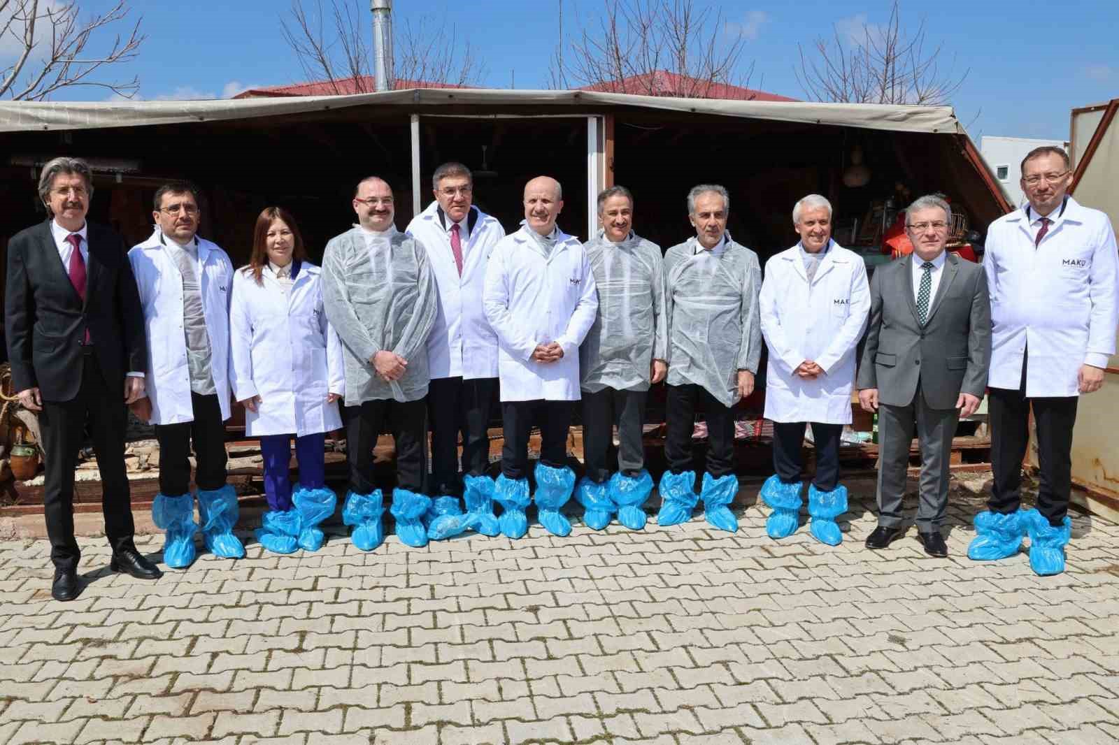 Rektör Hacımüftüoğlu, YÖK Başkanı Özvar ile tarımda dijital dönüşüm protokolünde buluştu
Rektör Hacımüftüoğlu, YÖK Başkanı Özvar ile tarımda dijital dönüşüm protokolünde buluştu