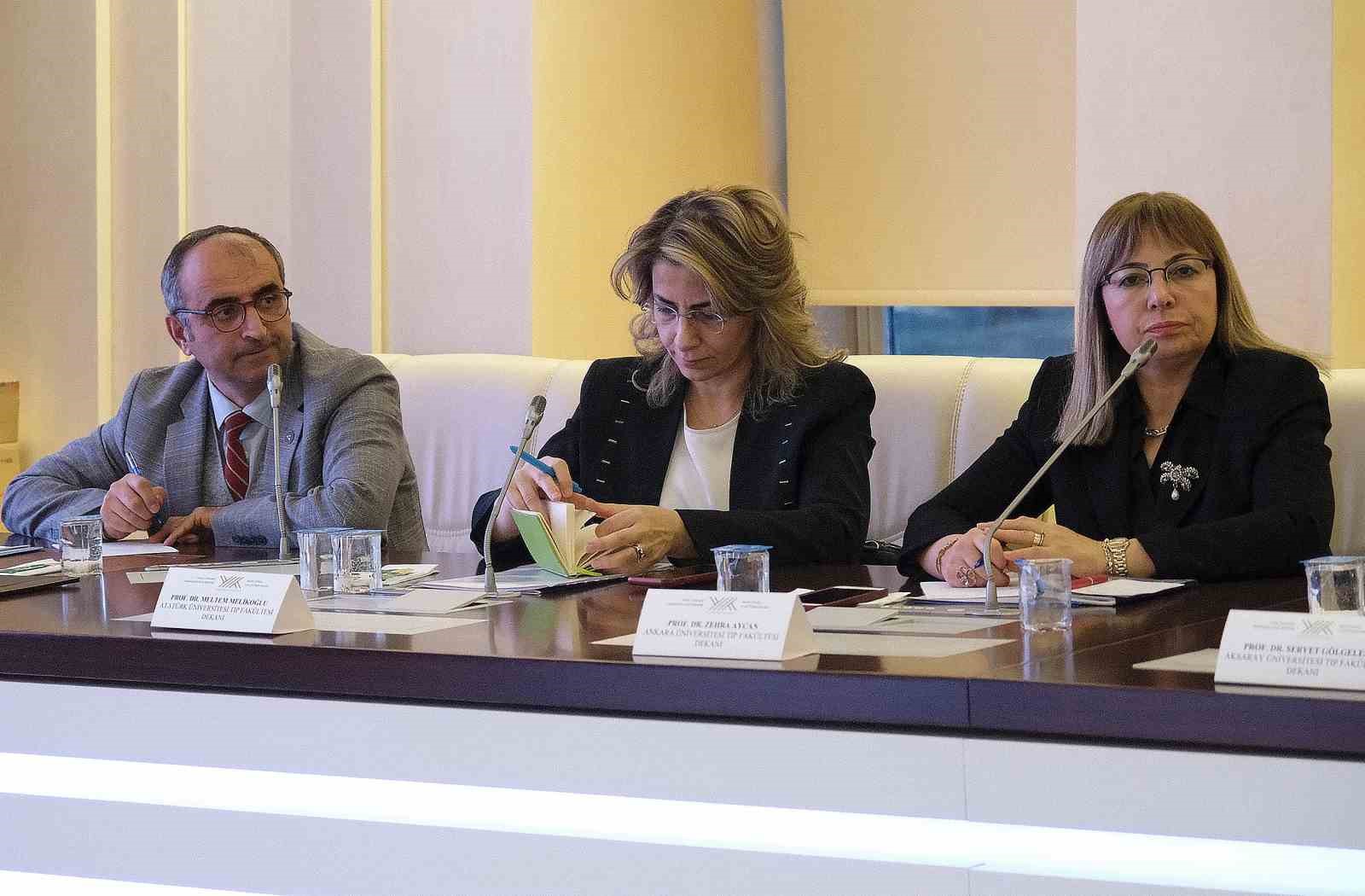 Rektör Hacımüftüoğlu, YÖK’te düzenlenen "Anadolu’da afiliye olan üniversiteler" toplantısına katıldı
Rektör Hacımüftüoğlu, YÖK’te düzenlenen "Anadolu’da afiliye olan üniversiteler" toplantısına katıldı