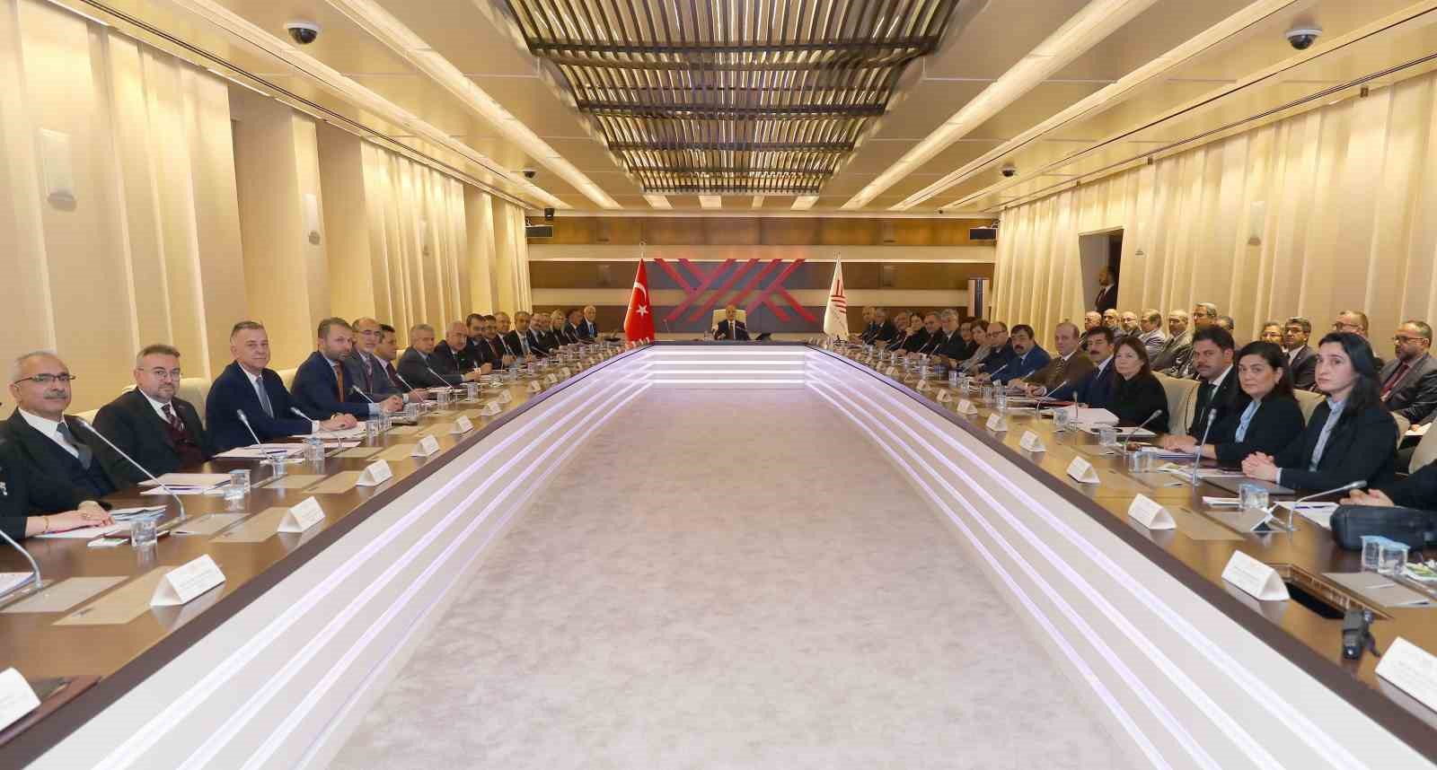 Rektör Hacımüftüoğlu, YÖK’te düzenlenen "Anadolu’da afiliye olan üniversiteler" toplantısına katıldı
Rektör Hacımüftüoğlu, YÖK’te düzenlenen "Anadolu’da afiliye olan üniversiteler" toplantısına katıldı