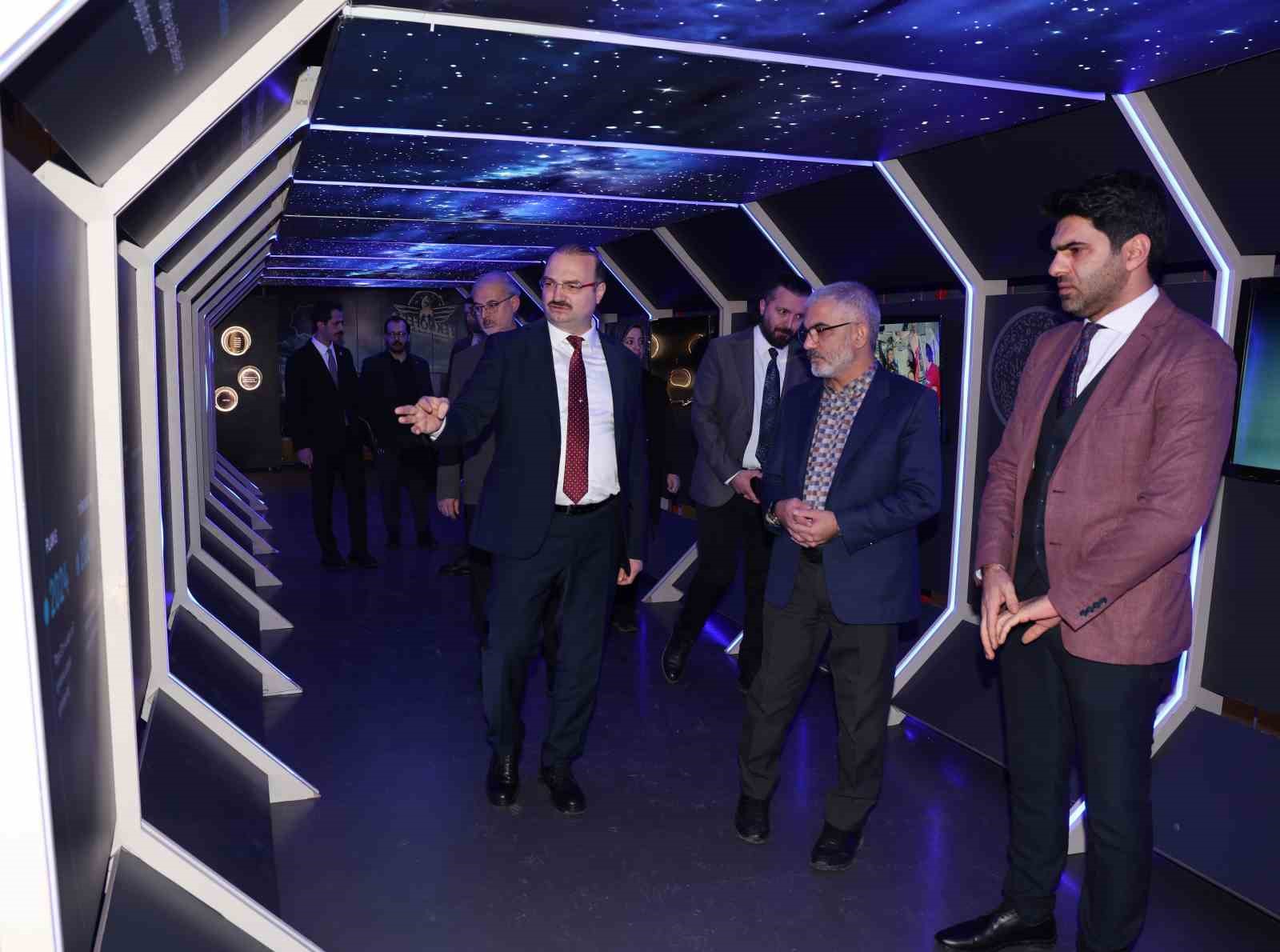 Rektör Hacımüftüoğlu’ndan Bilim Erzurum’a ziyaret: "Gelecek vizyonumuz gençlerimizin hayalleriyle güçleniyor"
