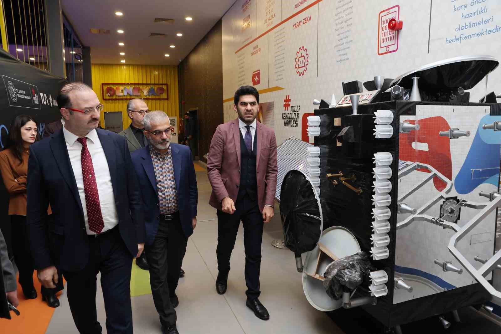 Rektör Hacımüftüoğlu’ndan Bilim Erzurum’a ziyaret: "Gelecek vizyonumuz gençlerimizin hayalleriyle güçleniyor"
