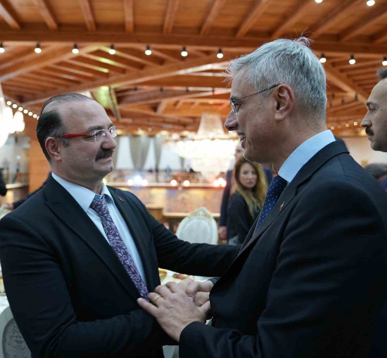 Rektör Hacımüftüoğlu’ndan Özbekistan’da kritik ilaç zirvesi
Rektör Hacımüftüoğlu’ndan Özbekistan’da kritik ilaç zirvesi