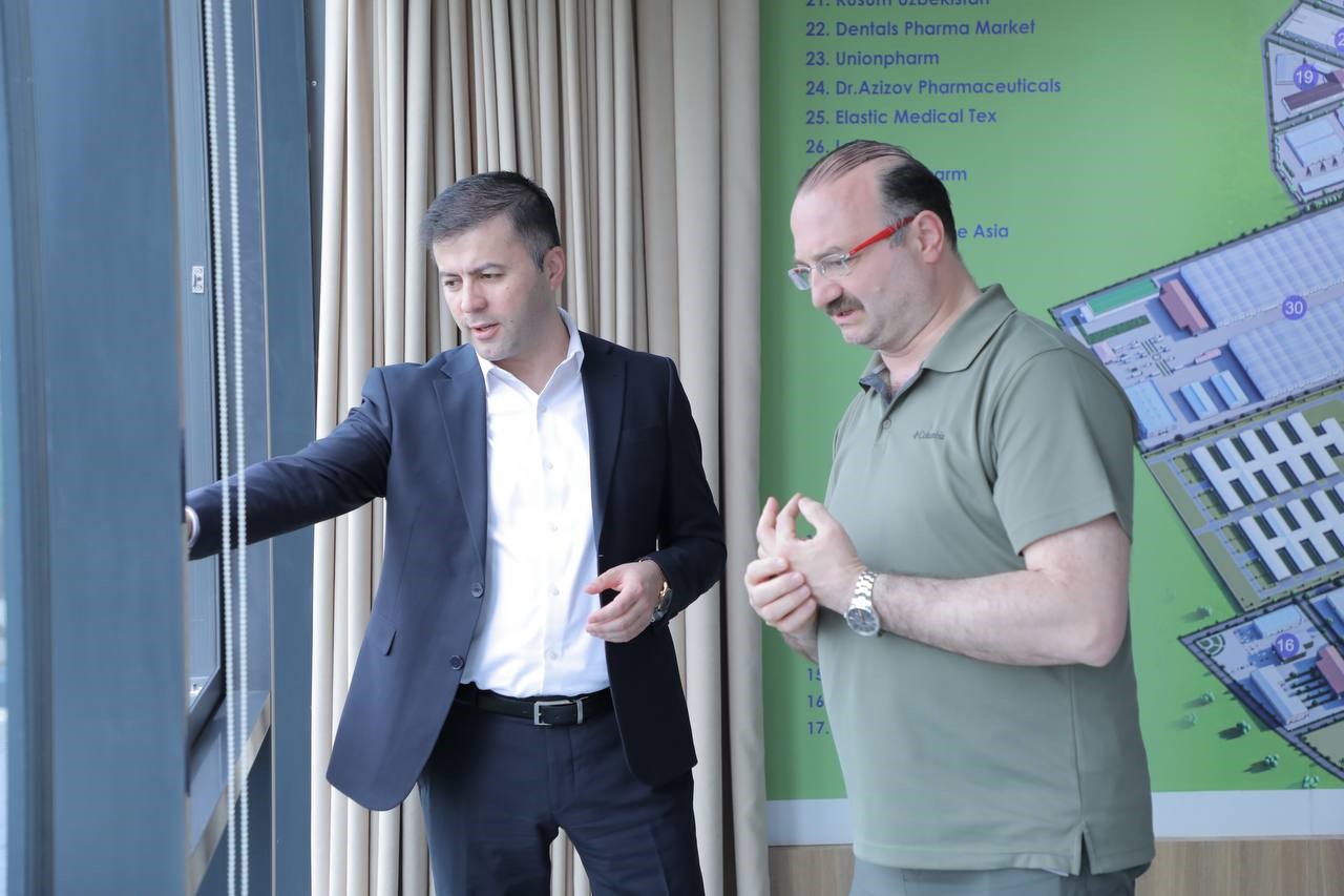 Rektör Hacımüftüoğlu’ndan Özbekistan’da kritik ilaç zirvesi
Rektör Hacımüftüoğlu’ndan Özbekistan’da kritik ilaç zirvesi