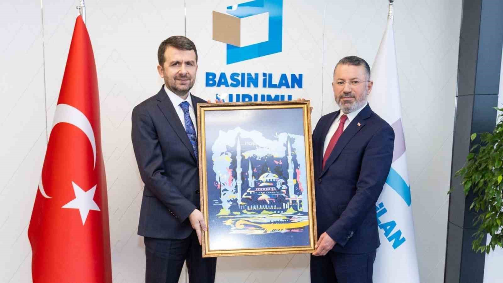 Rektör Kırışık, BİK Genel Müdürü Abdulkadir Çay ile bir araya geldi
