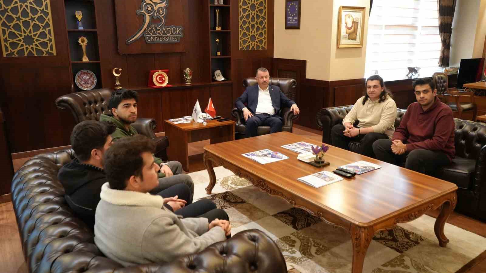 Rektör Kırışık Evrenos takımı ile bir araya geldi
