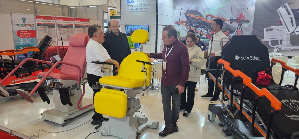 Rektör Özölçer, Türkiye’nin en büyük sağlık fuarına katıldı
