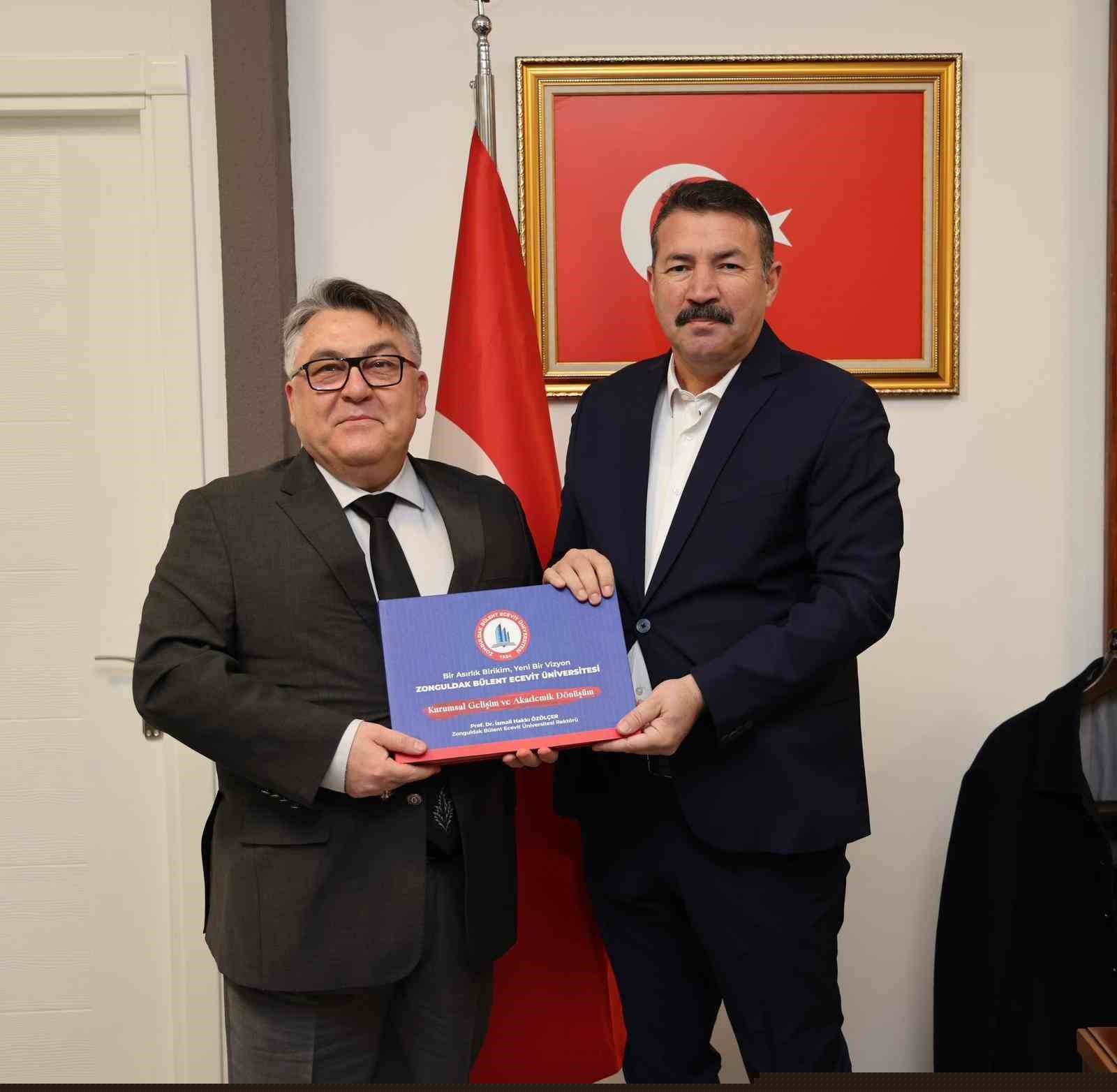 Rektör Özölçer’den Devrek Belediye Başkanı Ulupınar’a ziyaret
