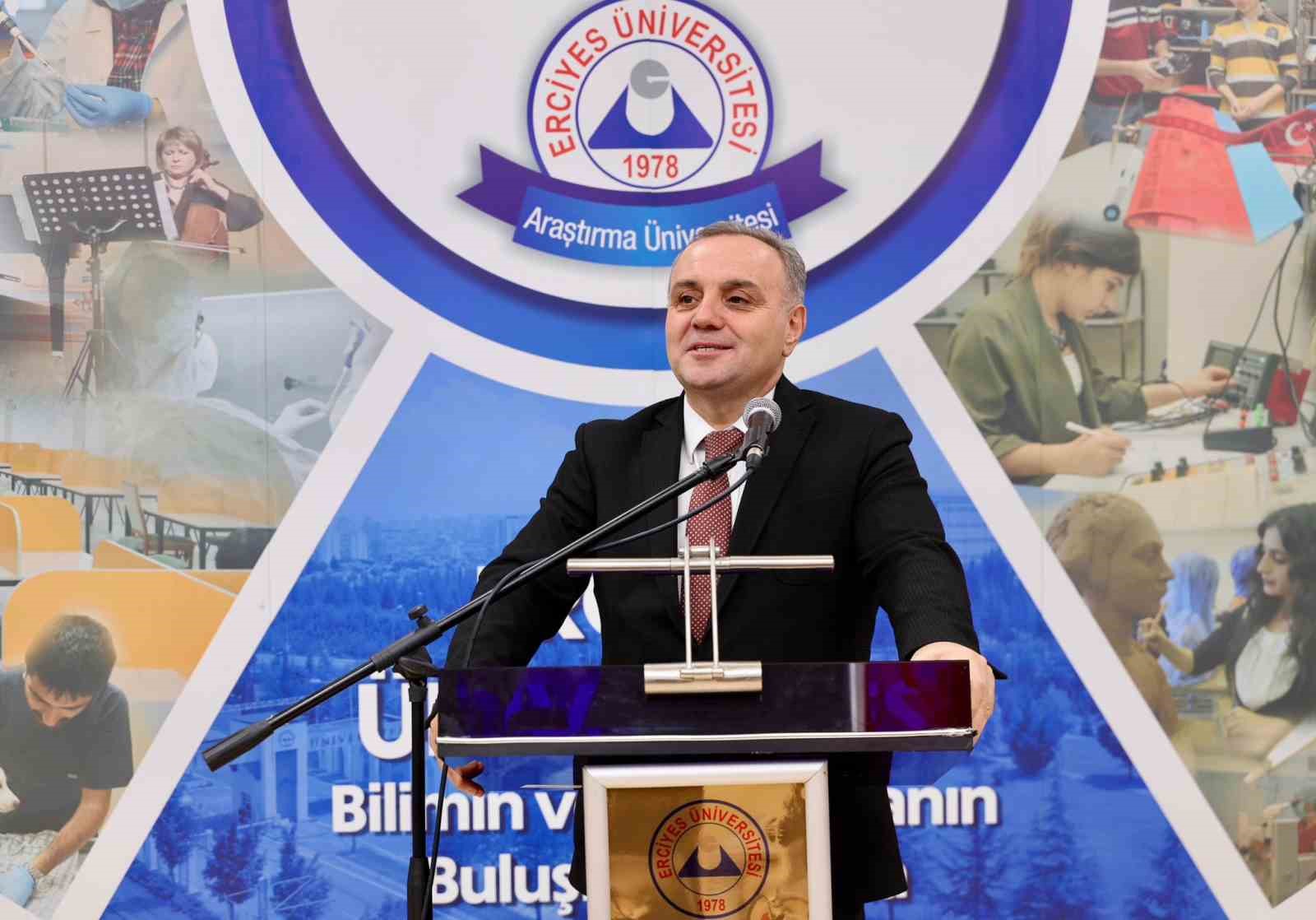 Rektör Prof. Dr. Altun; çeşitli alanlarda ödül alan akademisyenlerle bir araya geldi
