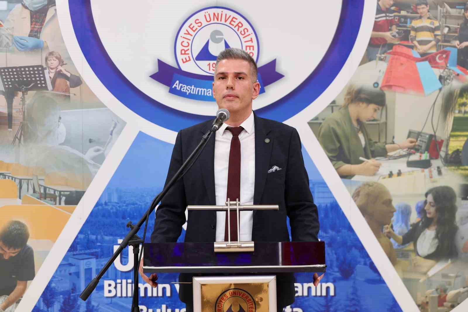 Rektör Prof. Dr. Altun; çeşitli alanlarda ödül alan akademisyenlerle bir araya geldi
