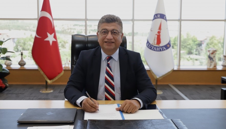Rektör Prof. Dr. Süleyman Kızıltoprak: "Türk bayrağı özgürlük destanıdır"
